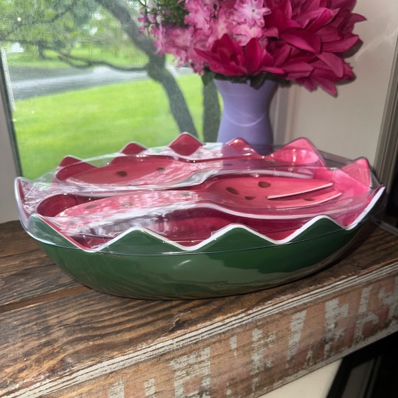 Watermelon-Themed Serving Bowl Set with Utensils ~ NWT - Picture 3 of 10